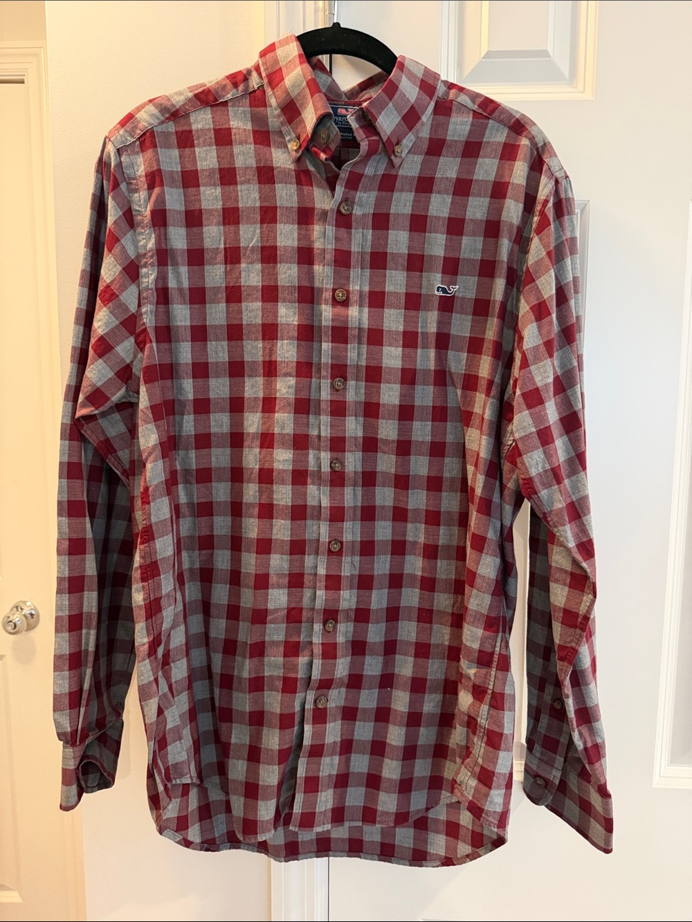 NWOT Vineyard Vines Red and Gray Plaid Button-Down Shirt Men’s size Medium